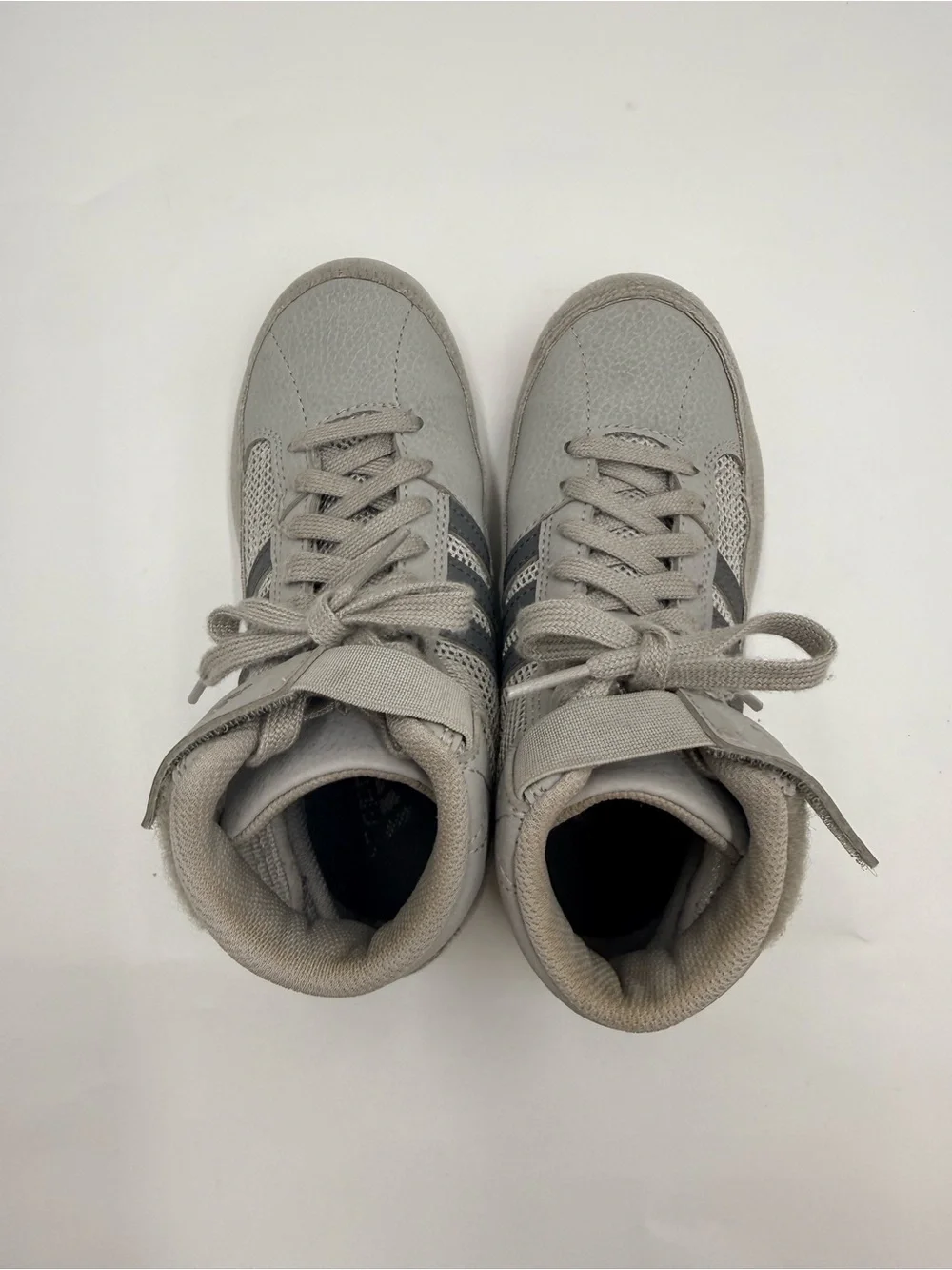 Adidas Boys Youth High Top Wrestling Shoes Gray Black Gum Size 2 G66004